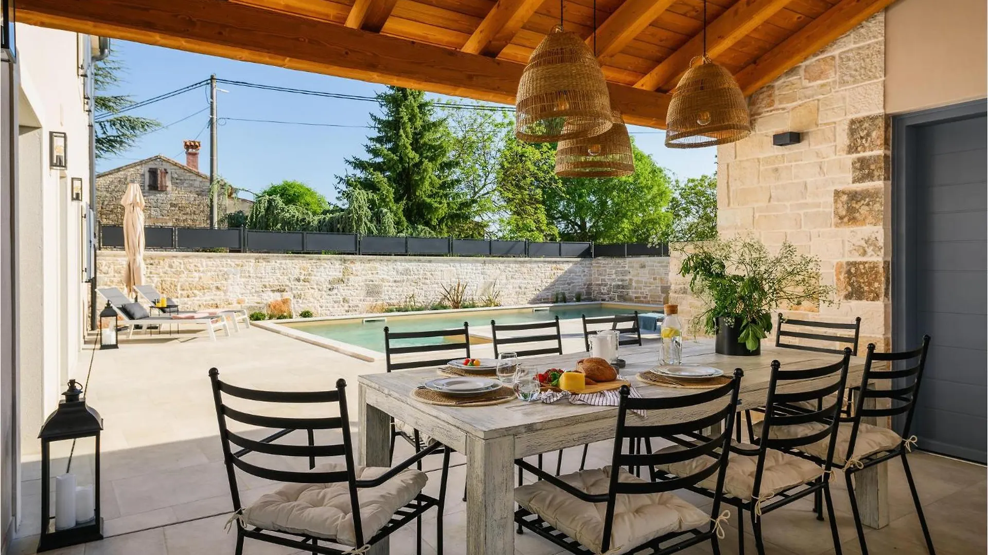 Nice Home In Tinjan With Outdoor Swimming Pool 0*,