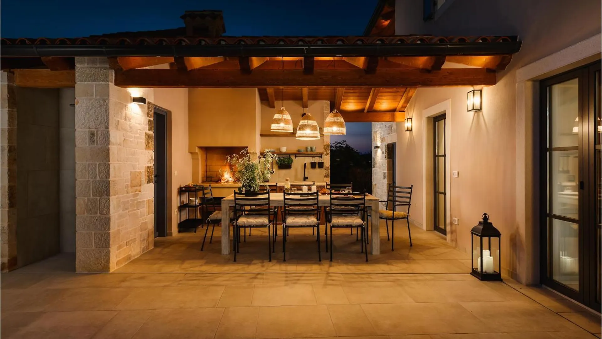 Nice Home In Tinjan With Outdoor Swimming Pool